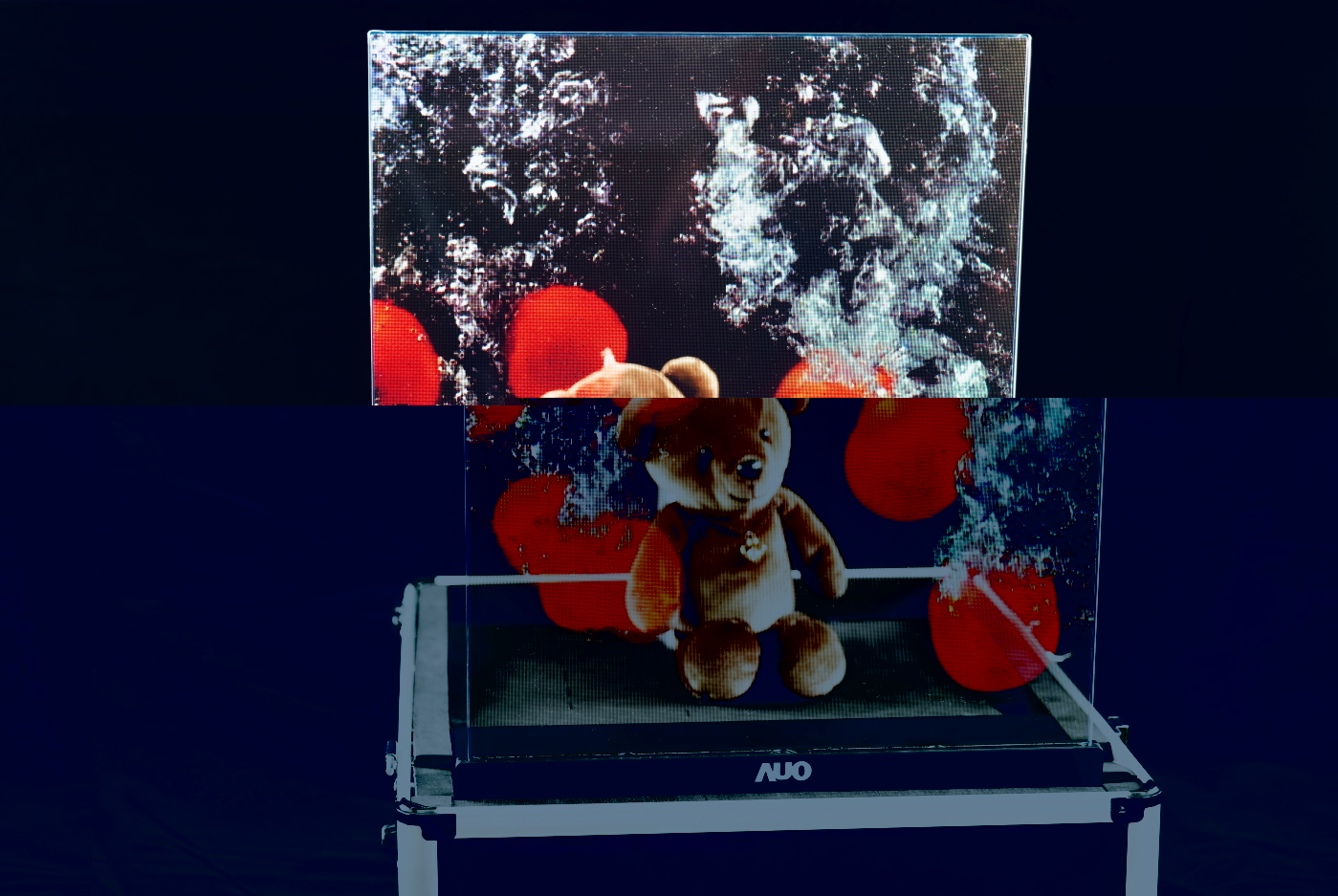 友達領先研發Micro LED透明顯示器，具備高穿透、低繞射、高亮度、可拼接之特性，可應用於智慧移動、智慧零售、商業展示等多元場域