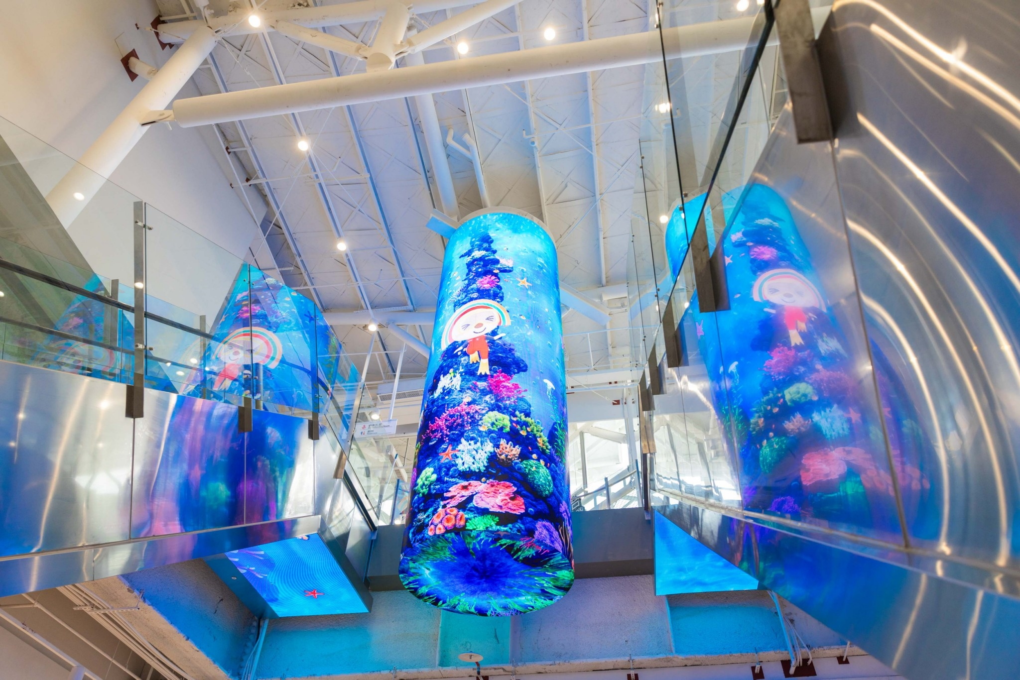 達擎與傑可達整合先進顯示技術與軟硬體應用服務，提供一系列大型LED顯示解決方案，為全新改裝開幕的「清水服務區」佈局嶄新視覺體驗。